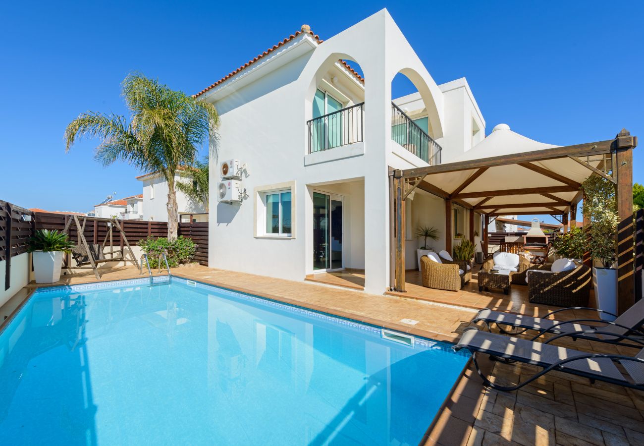 Villa in Protaras - 3bedroom Villa with pool in Pernera