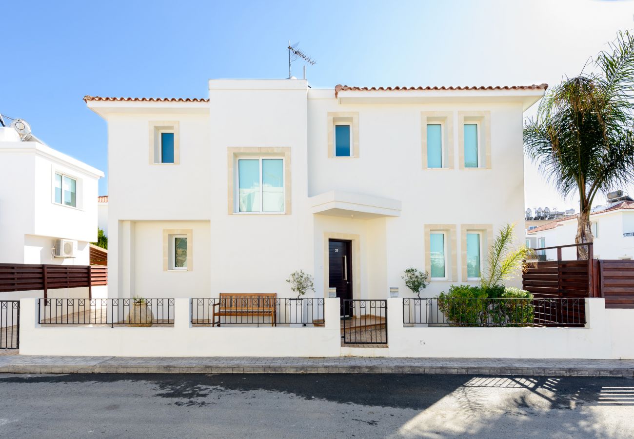 Villa in Protaras - 3bedroom Villa with pool in Pernera