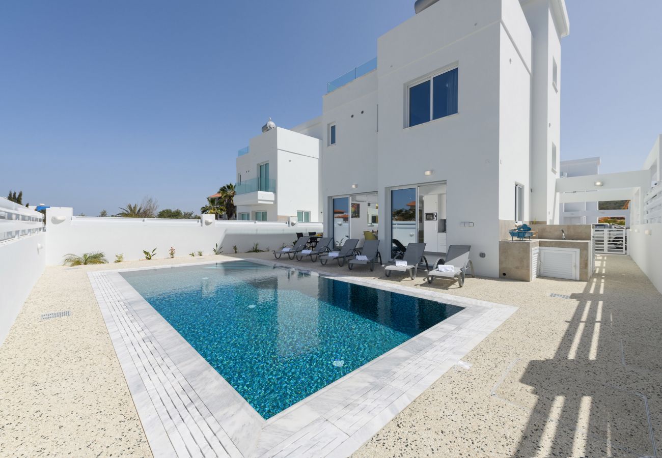 Villa in Protaras - 3bedroom Villa with pool in Protaras