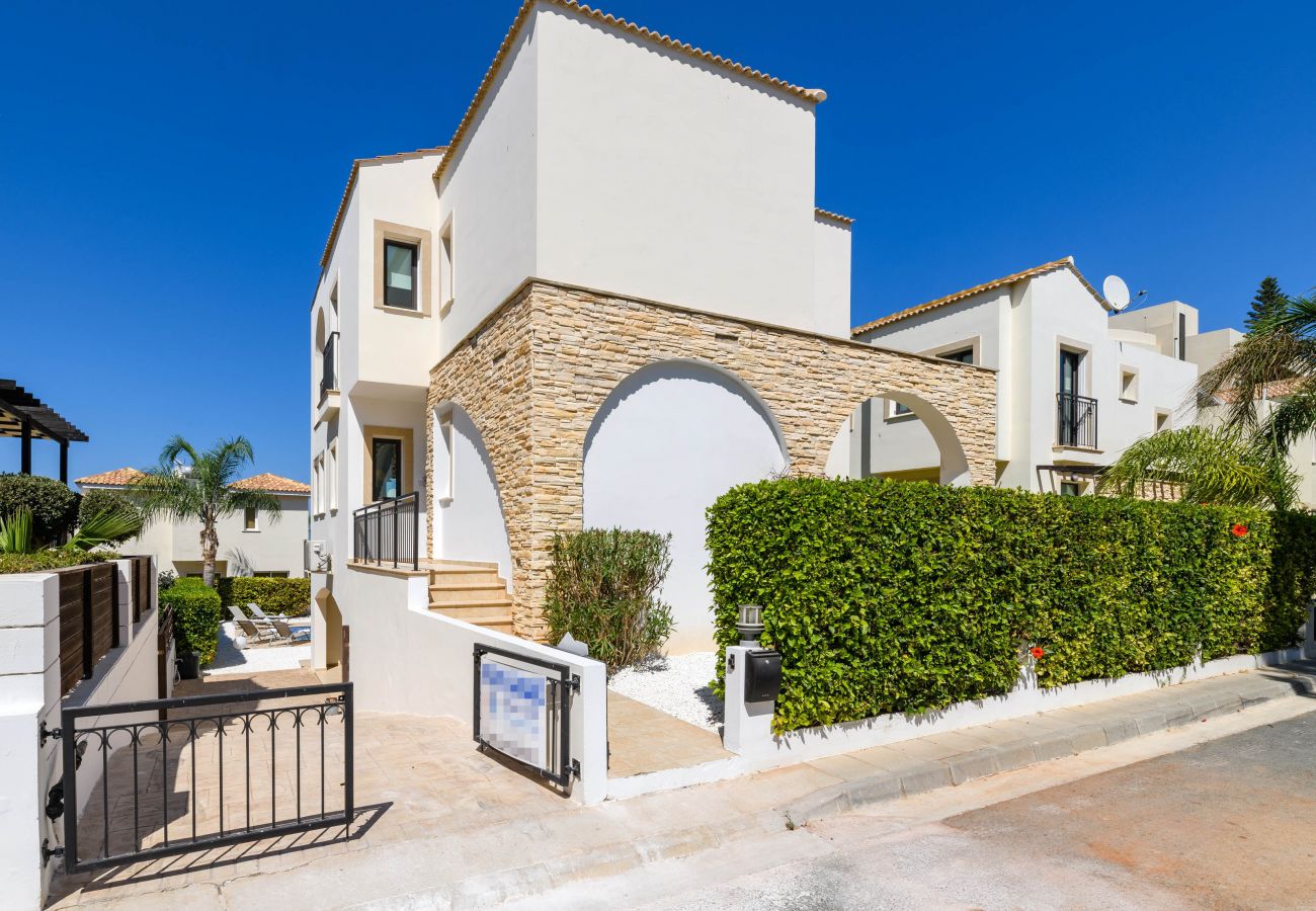 Villa in Protaras - 4 bedroom Villa with pool in Protaras