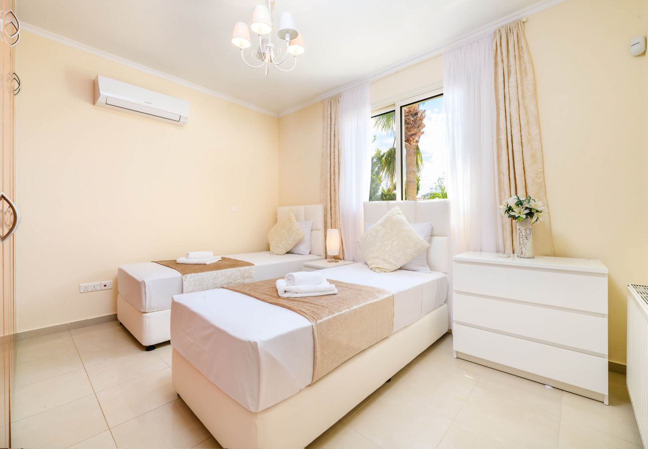 Villa in Protaras - Royal Beachfront Villa