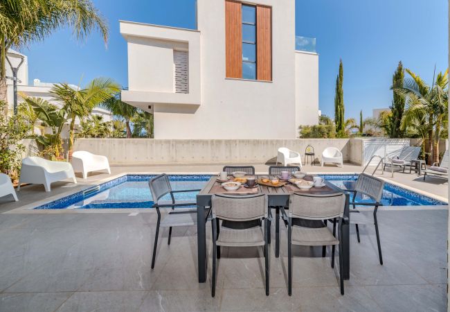 Villa in Protaras - By The Beach - Aura Villa Villa in Protaras - By The Beach - Aura Villa