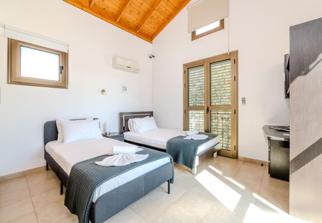 Villa in Ayia Napa - Kymma River Villa #4 Villa in Ayia Napa - Kymma River Villa #4