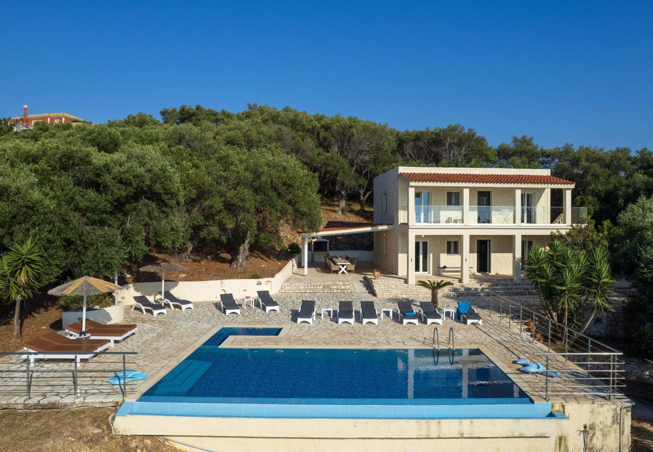 Villa in Agios Spyridon - Beachfront Villa Seasun - Corfu