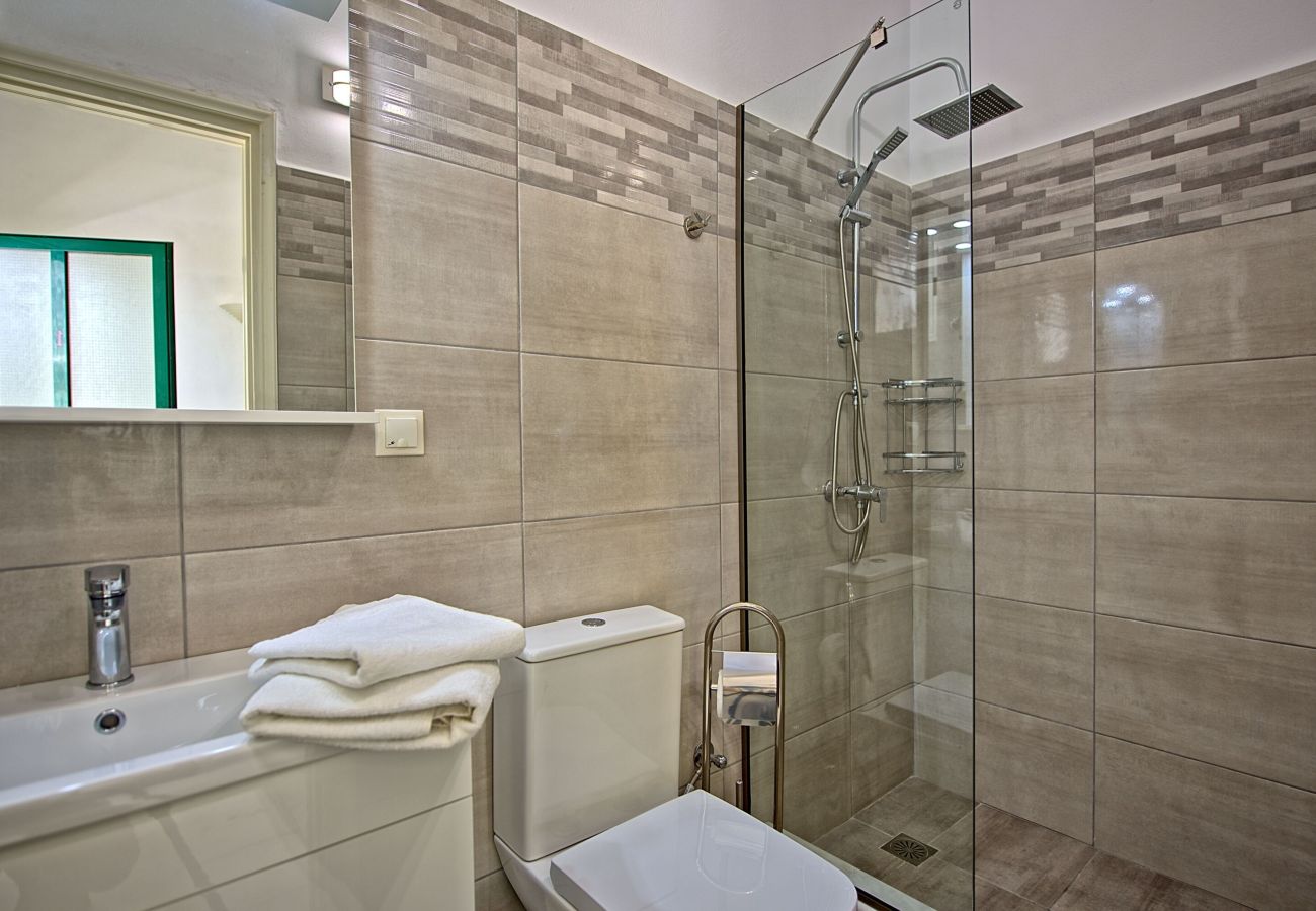 Villa in Agios Spyridon - Beachfront Villa Seasun - Corfu