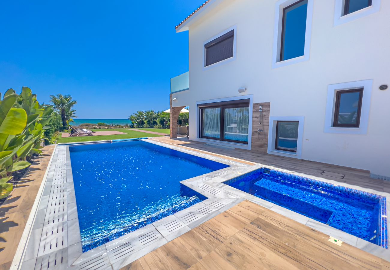 Villa à Ayia Napa - Serenity Seafront Villa