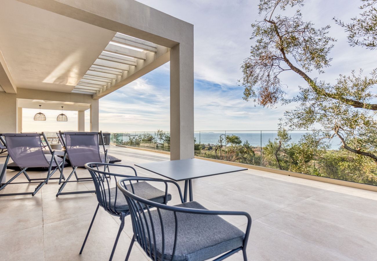 Villa a Acharavi - Villa Dominante - Corfu