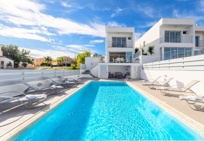Villa in Protaras - 4bedroom Villa  with pool in Ayia Triada
