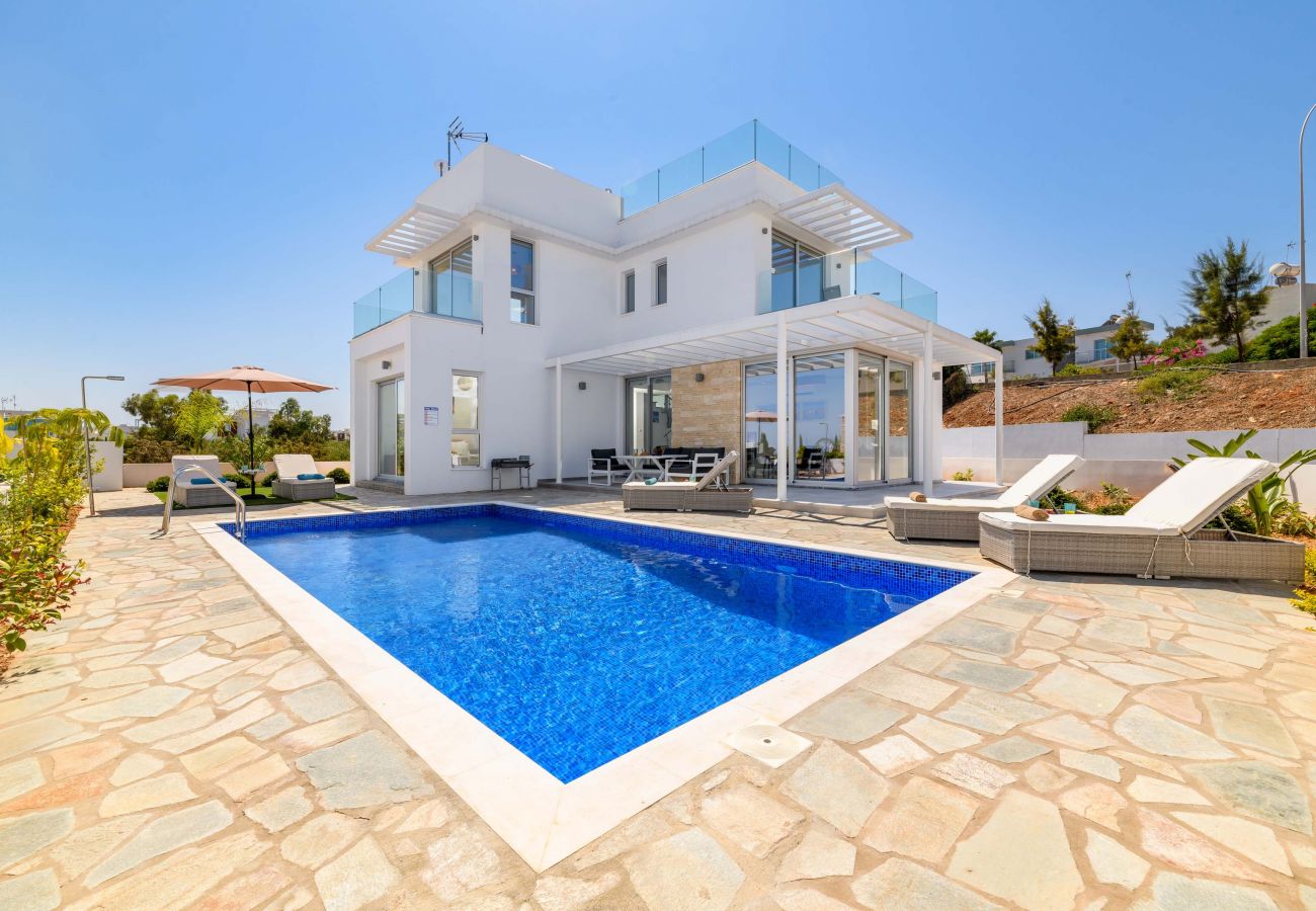 Villa in Protaras - 3bedroom Villa with pool in Protaras