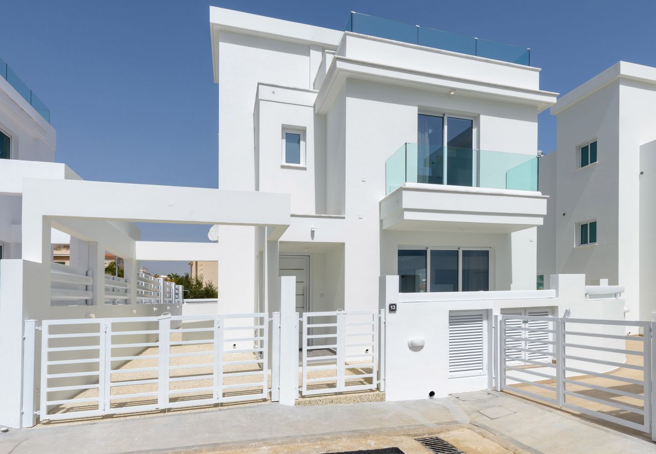 Willa w Protaras - 3bedroom Villa with pool in Protaras