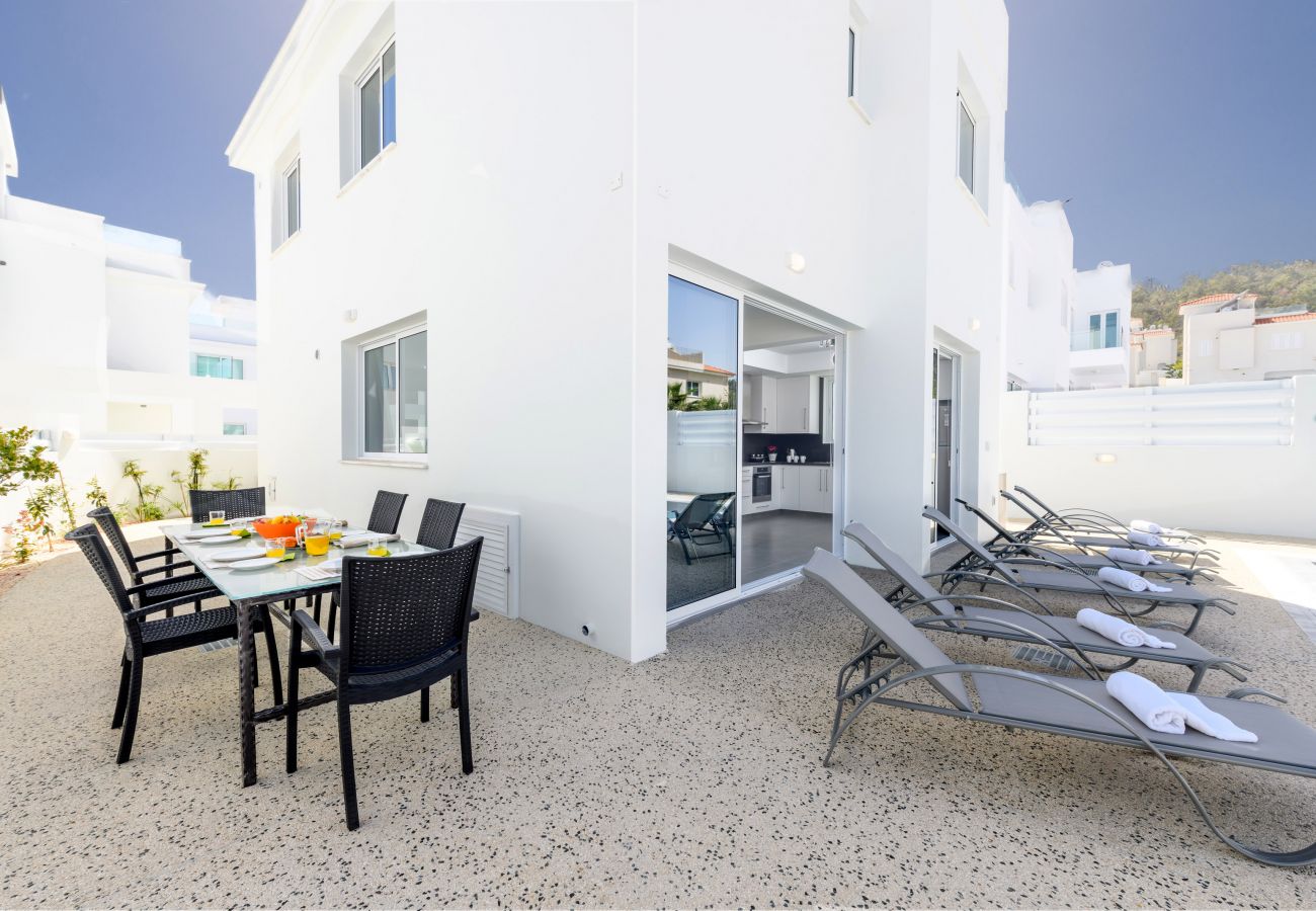 Willa w Protaras - 3bedroom Villa with pool in Protaras