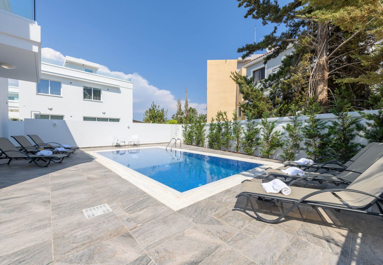 Willa w Protaras - 4 bedroom Villa with pool in Protaras