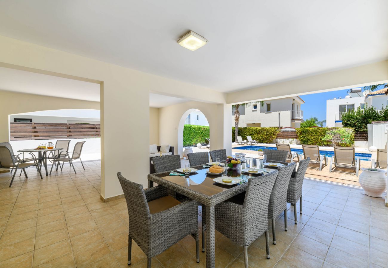 Willa w Protaras - 4 bedroom Villa with pool in Protaras