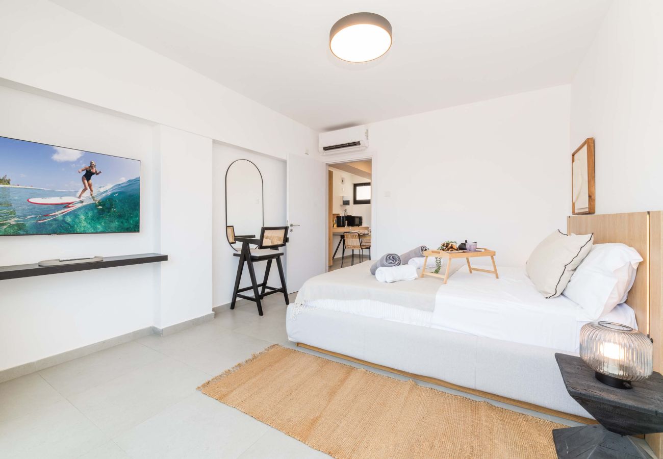 Apartament w Larnaca - Finikoudes Marina View 202
