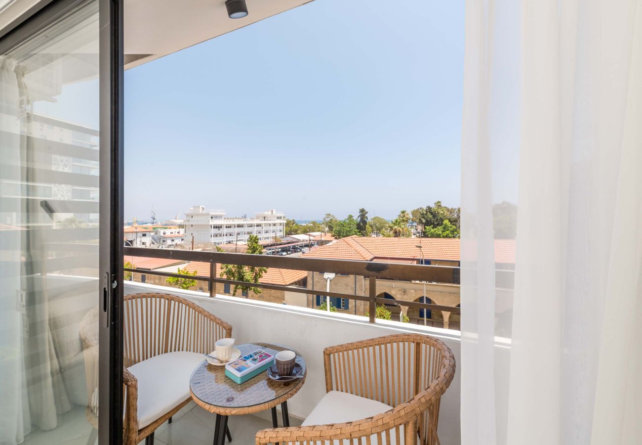 Apartament w Larnaca - Finikoudes Marina View 202