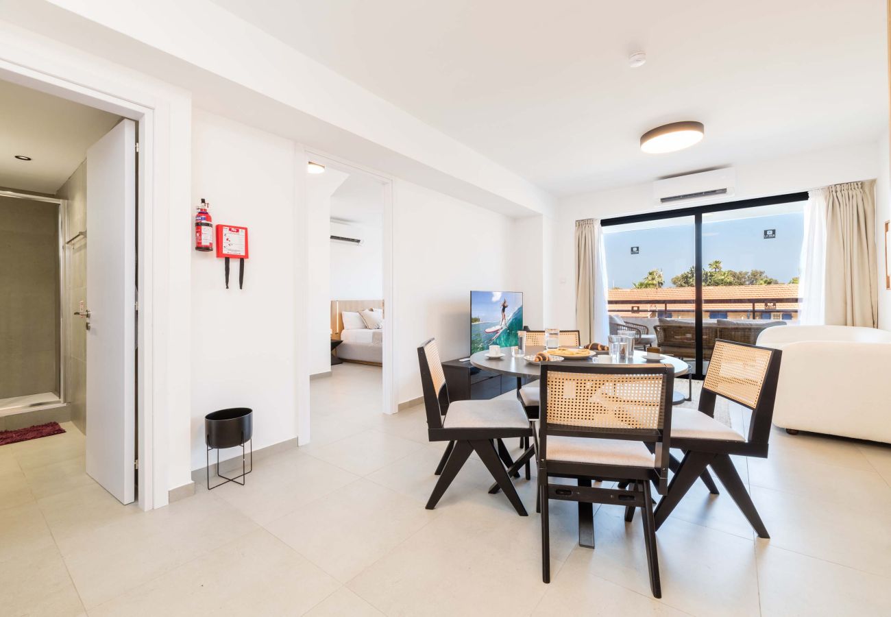 Apartament w Larnaca - Finikoudes Marina View 102