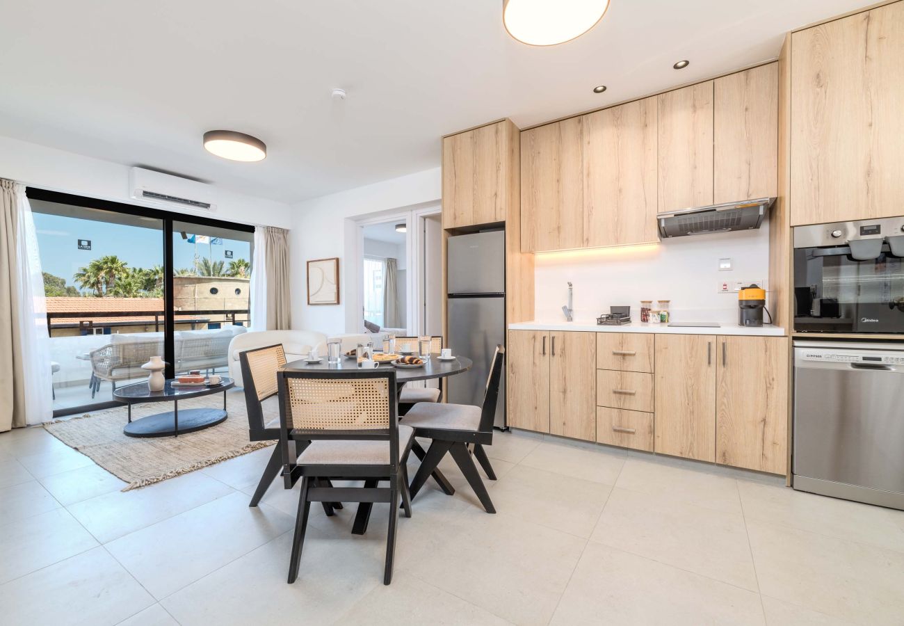 Apartament w Larnaca - Finikoudes Marina View 102