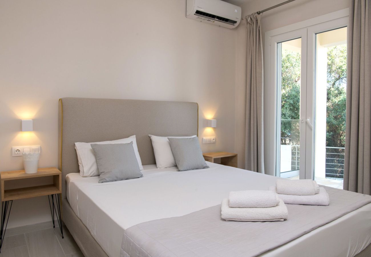 Willa w Agios Spyridon - Beachfront Villa Seasun - Corfu
