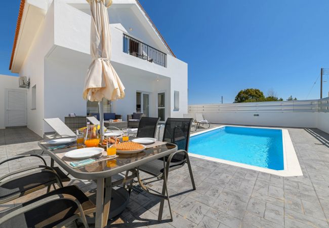 Villa/Dettached house in Xylofagou - Villa Olivia