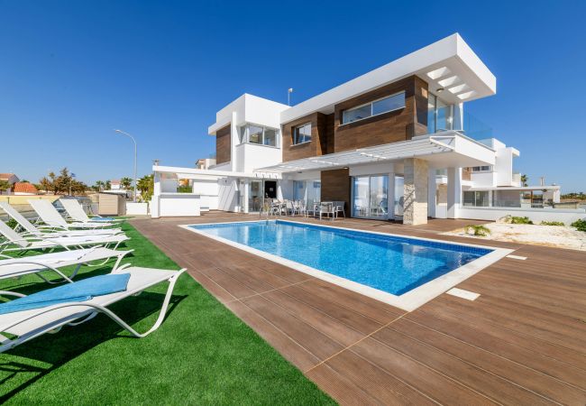Villa/Dettached house in Ayia Napa - Infinity View Villa