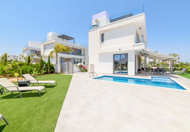 Villa in Protaras - By The Beach - Emerald Seaview Villa