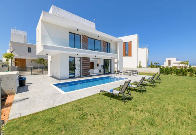 Villa/Dettached house in Protaras - By The Beach - White Coral Villa