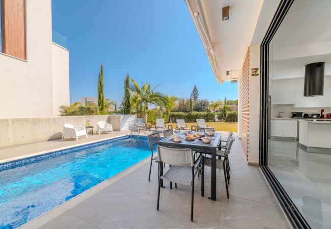 Villa in Protaras - By The Beach - Aura Villa Villa in Protaras - By The Beach - Aura Villa