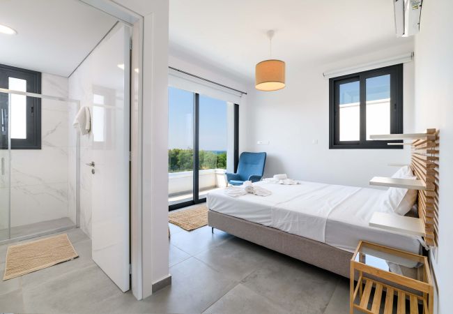 Villa in Protaras - By The Beach - Blue Topaz Villa Villa in Protaras - By The Beach - Blue Topaz Villa