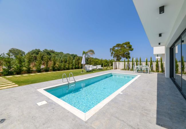 Villa in Protaras - By The Beach - Blue Topaz Villa Villa in Protaras - By The Beach - Blue Topaz Villa