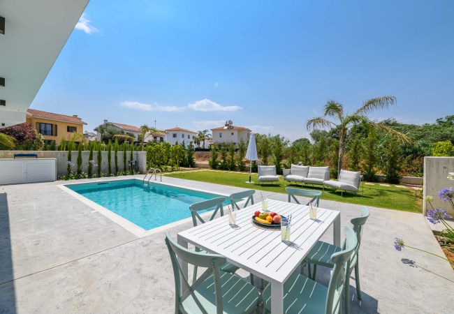 Villa in Protaras - By The Beach - Blue Topaz Villa Villa in Protaras - By The Beach - Blue Topaz Villa