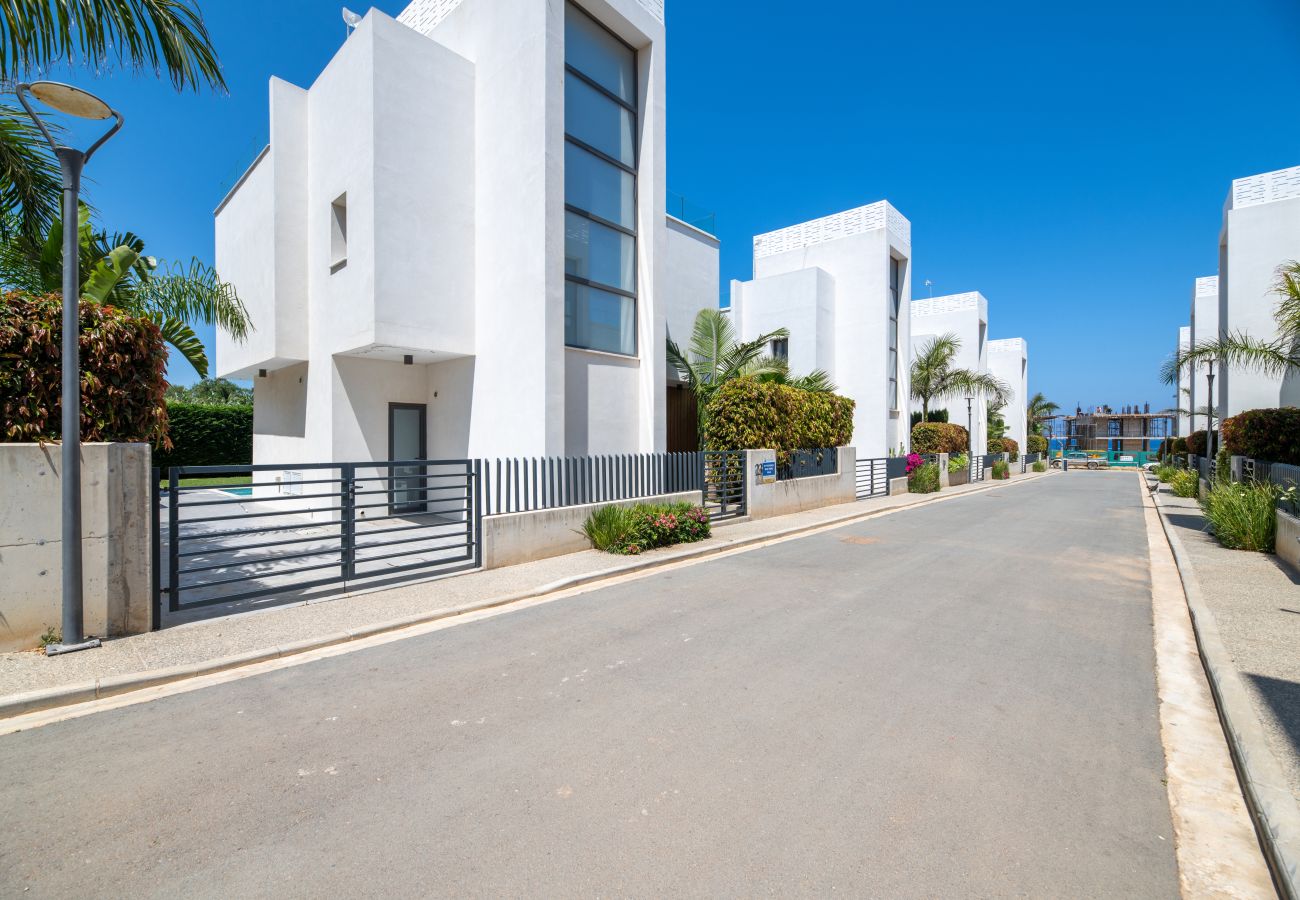 Villa in Protaras - By The Beach - Blue Topaz Villa
