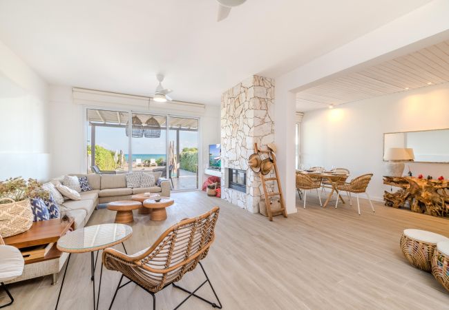 Villa in Ayia Napa - Ayia Thekla Beach House Villa in Ayia Napa - Ayia Thekla Beach House