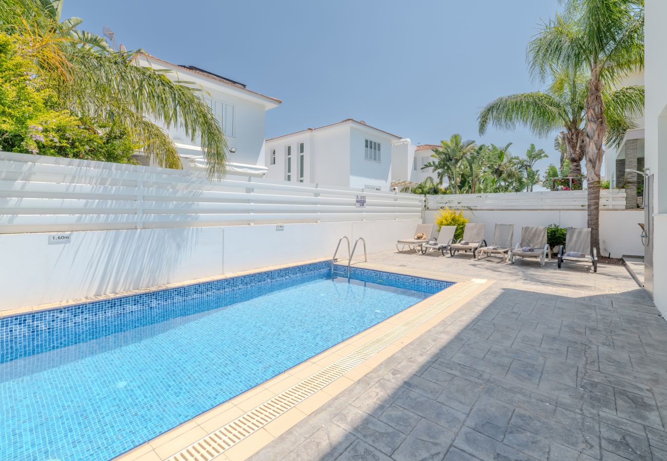 Villa in Protaras - Villa Avra 84