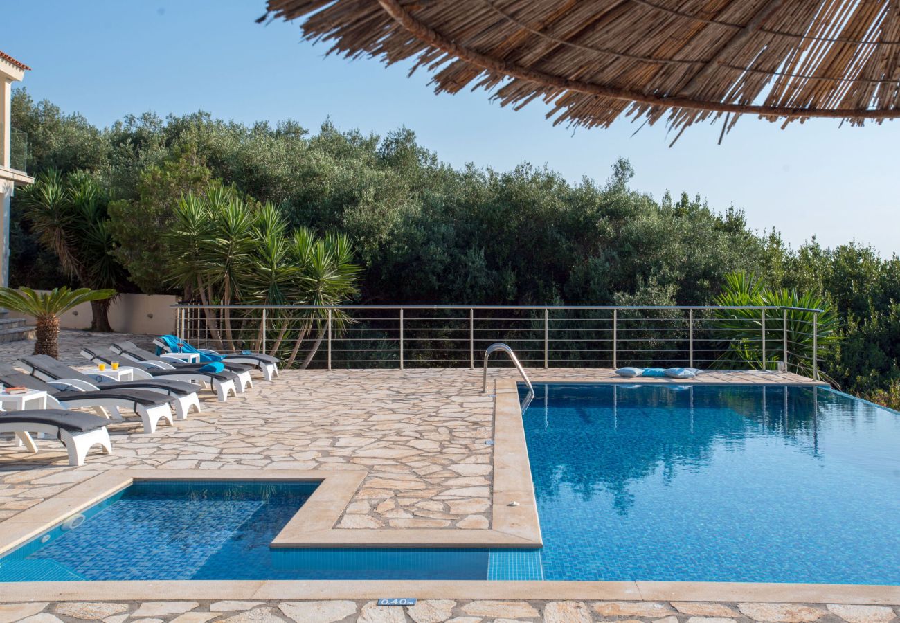 Villa in Agios Spyridon - Beachfront Villa Seasun - Corfu