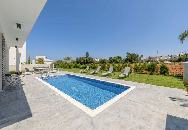 Вилла на Protaras - By The Beach - White Coral Villa Вилла на Protaras - By The Beach - White Coral Villa