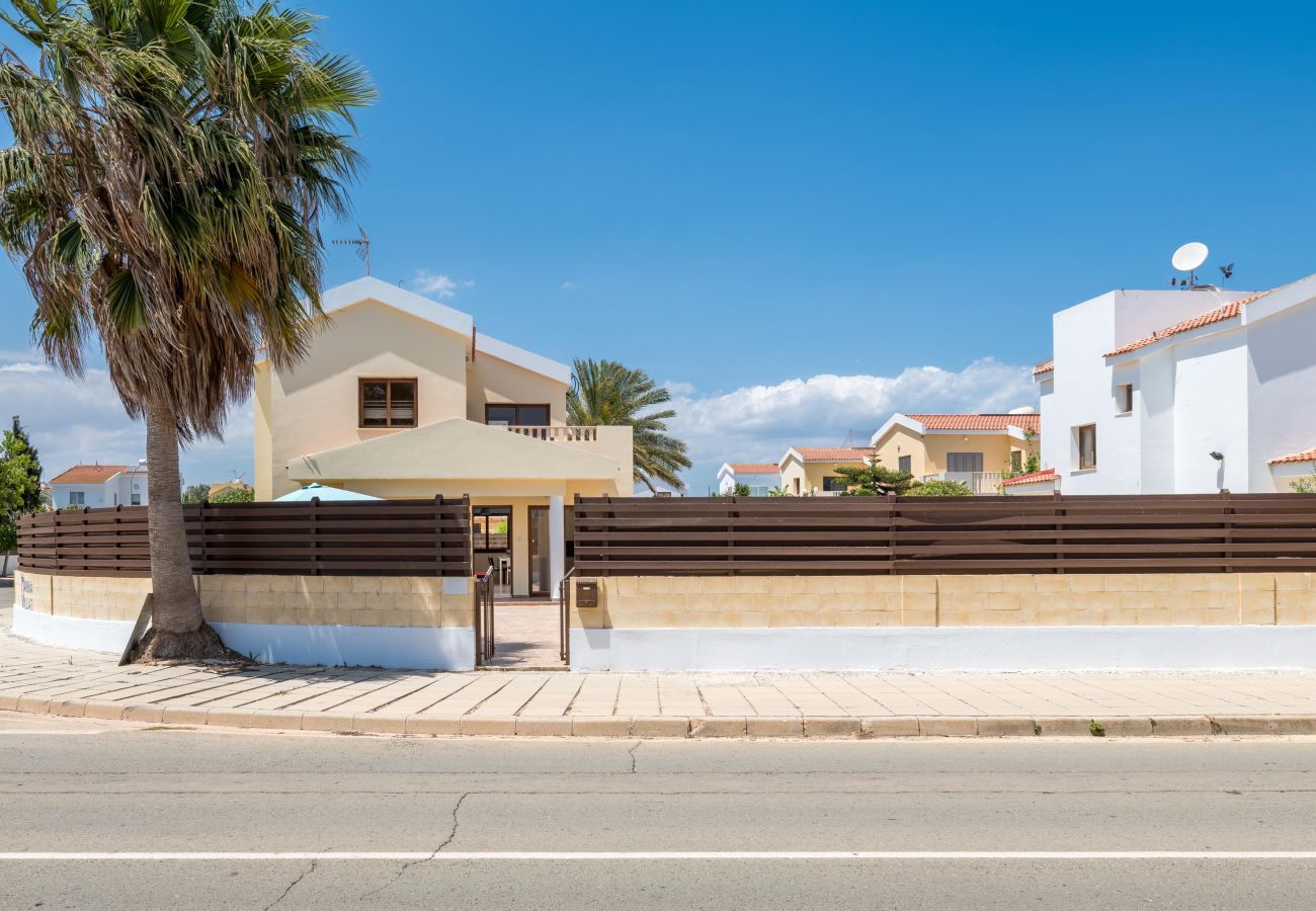 Вилла на Ayia Napa - Villa Sarah