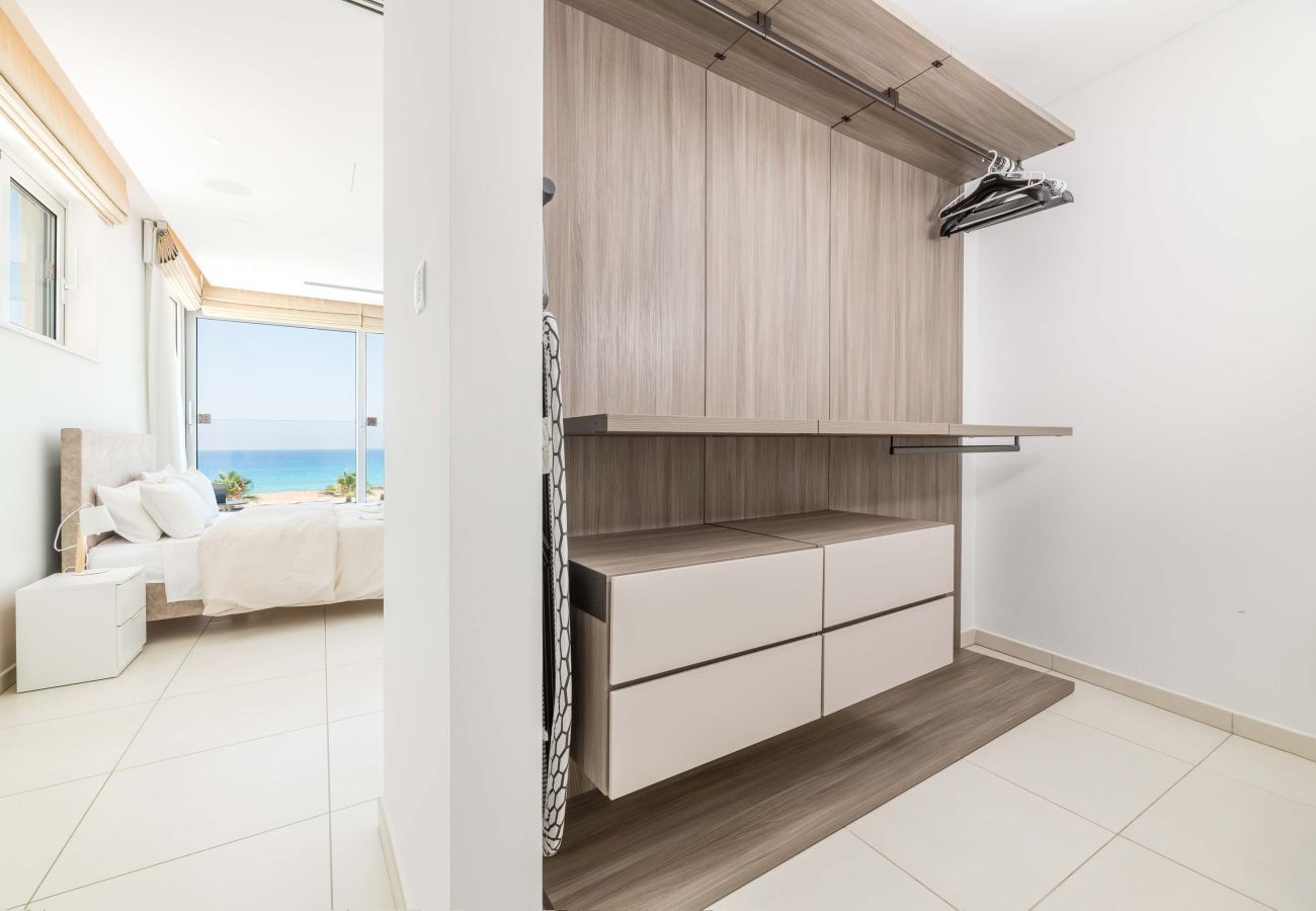 Вилла на Ayia Napa - Vivo Mare Panorama Beachfront Villa