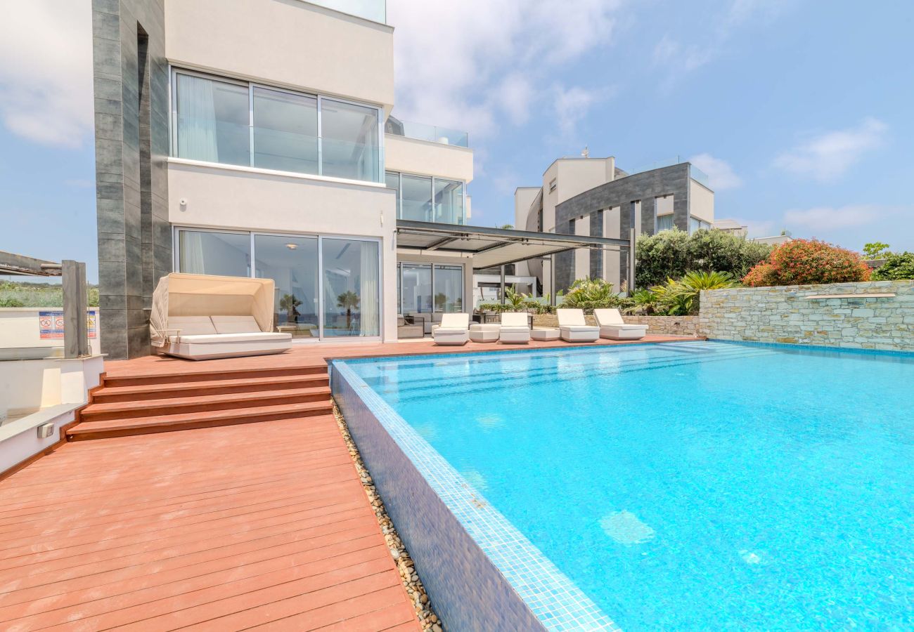 Вилла на Ayia Napa - Vivo Mare Panorama Beachfront Villa