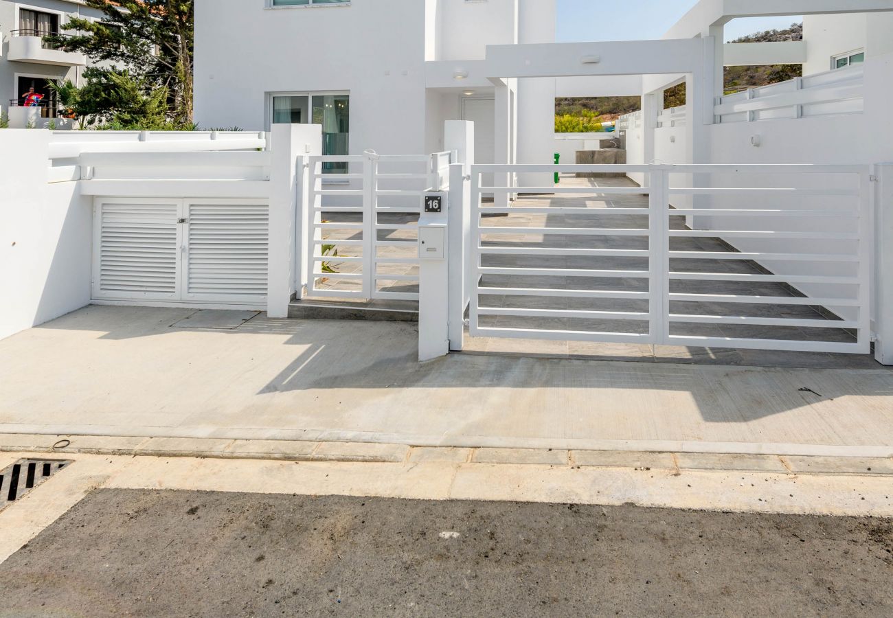 Вилла на Protaras - 4 bedroom Villa with pool in Protaras